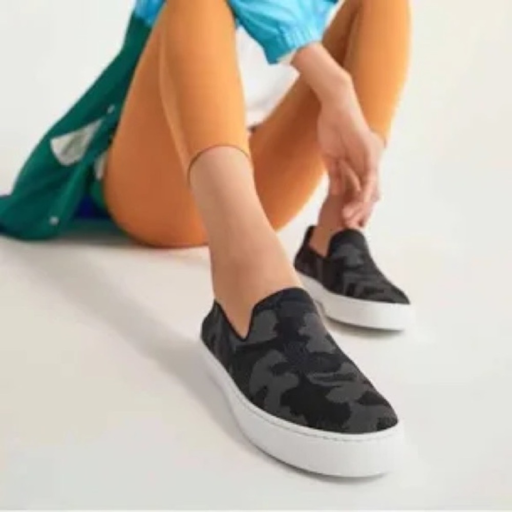 Rothy’s the‎ original slip in sneaker gray camouflage design size 9.5